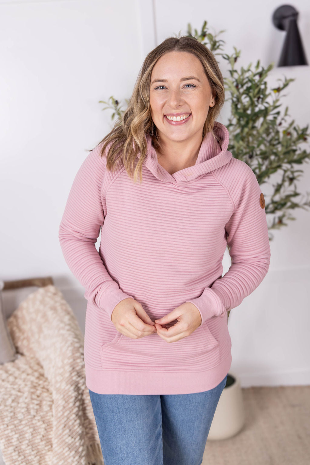 Timeless Textured Pullover Hoodie in Rose